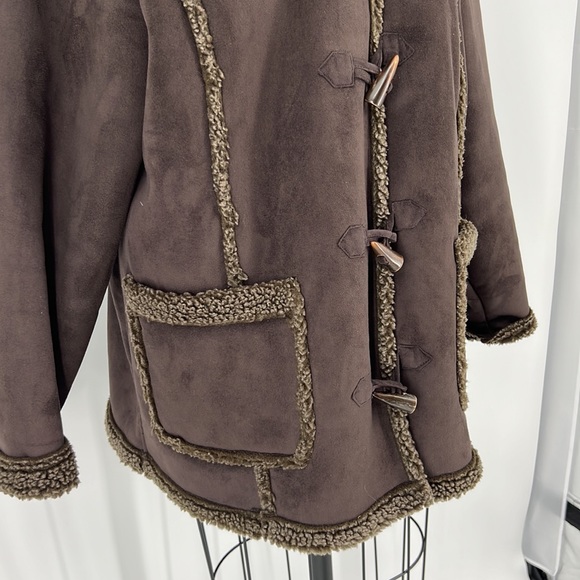 LL Bean Sherpa lined toggle buttons brown Heavy winter coat Sz XL-petite. - Picture 6 of 10